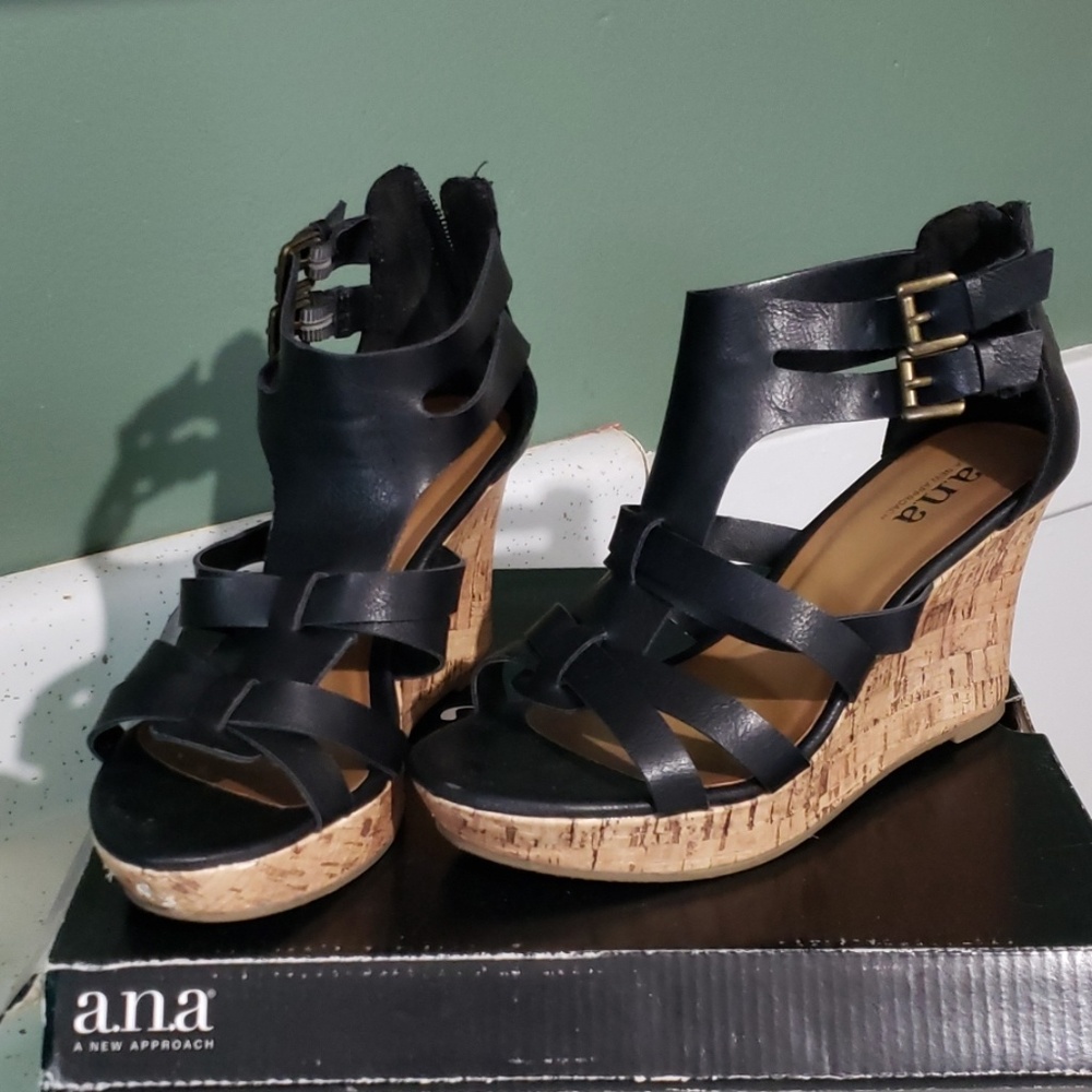 Wedge sandals